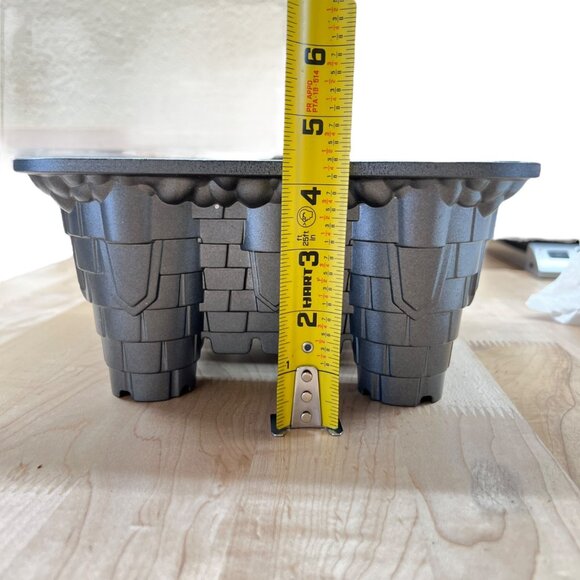 Nordic Ware Castle Bundt Cake Pan 10-Cup Made In USA - Picture 11 of 11